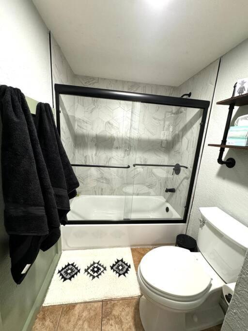 Modern Comfort: Updated Cozy Condo In Indian Point แบรนสัน ภายนอก รูปภาพ