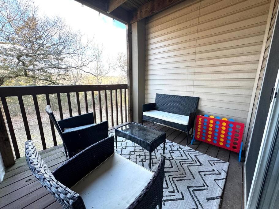 Modern Comfort: Updated Cozy Condo In Indian Point แบรนสัน ภายนอก รูปภาพ
